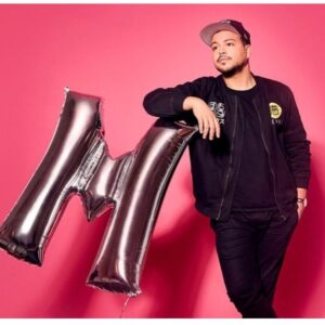 Mehdi Bousaidan Instagram - Il reste encore quelques billets pour mes shows à la place de arts à partir du 2 Avril ! 
Mehdibousaidan.com ou dans ma bio.

Crédits: @jocelynjocelynmichel