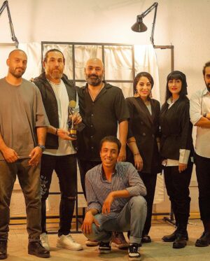 Mehdi Koushki Instagram - تندیس یوما از گلدن فمی بلغارستان به دست مون رسید.
دور هم جمع شدیم، یه جشن کوچیکی گرفتیم، دم همه ی کسایی که ۳زحمت کشیدن گرم، 
و جای عاطفه کوشکی ، سلماز اعتماد، آرش اقابیک،غلام‌قلندری ، علیرضا مهری، امیر حسین صادقی، مینا نیکو، پروین‌جوادی ، امیر شیبان خاقانی، امیر حاتمی ،فرشته عامریان، بهرنگ عباس پور ، طاها کنشلو ، مجتبی بهرامی، سعید سام، مهدی میر باقری ، امیر ولی خانی، الهام اصغری ، نگار راجیان، حسن دمیرچی، محمد محمدی ، بدرسادات برنجانی عزیزو مهرداد تفتی،  زنده یاد امیر رضایی و… خیلی از بچه هایی که حضور نداشتن خالی و البته سبز.
امیدوارم که هر جا هستن سلامت و موفق باشن.
عکس ها از پیام قائمی عزیز @ipayamg