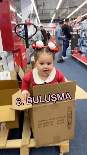 Mehmet Ali Çatal Instagram - 6. Buluşma: Yılbaşı.

“Benim de yeni yılda hayallerim var, sevdiklerime ve kendime hediyeler alacam” dedi ve @mediamarkt_tr ‘ye getirdi. 
Binlerce ürün çeşidi arasından, yeni yılda yeni hayaller kurmak ve yeni kararlar almak için hem sevdiklerinize hem kendinize Yılbaşı Hediyelerinin MediaMarkt’la Tam Zamanı! 
Siz de ister mediamarkt.com.tr’den ister mağazalardan dilediğinizce alışveriş yapabilirsiniz.
#mediamarkt #işbirliği