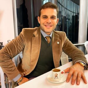 Mehmet Aslan Instagram - Allah yokluğunu yaşatmasın!🤲🏼
Bağlılık detayda saklıdır…
#dünyatürkkahvesigünü kutlu olsun🤎