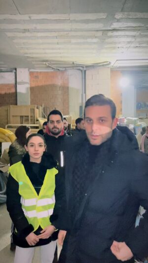 Mehmet Aslan Instagram - Yardım depolarımızdan erzakaları ihtiyaç sahiplerine doğrudan ulaştırmak için bize acil TIR lazım!
Lütfen bize TIR gönderin!
@iyipartiafetkoordinasyon  @iyiparti  @iyigenclik_ 
@iyipartistkbaskanligi @iyipartiankarailbaskanligi