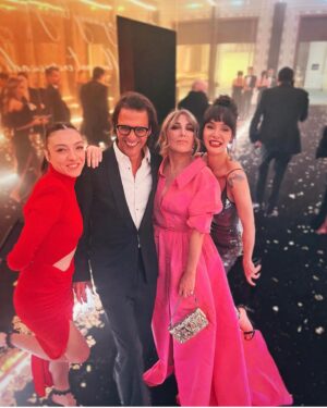 Mehmet Günsür Instagram - Such a night… 50 years of @beymen  #beymen #goldenopulence #alexandermcqueen #dolcegabbana #valentino #balmain #balenciaga