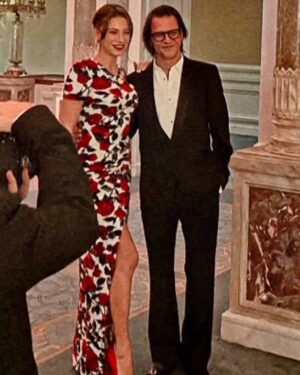 Mehmet Günsür Instagram - Such a night… 50 years of @beymen  #beymen #goldenopulence #alexandermcqueen #dolcegabbana #valentino #balmain #balenciaga