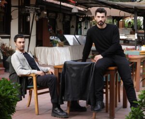 Mehmet Korhan Fırat Instagram - - ‘hiç kimseyiz’ diyolar.

@hudutsuzsevdadizi 
@medyapimresmi 
@nowtvturkiye 

📸 @yusufcanozpht