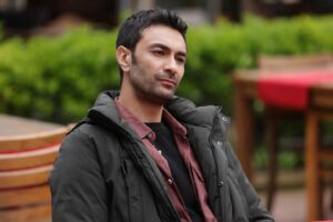 Mehmet Korhan Fırat Instagram - 🫡 Bu akşam 20.00 da @hudutsuzsevdadizi 
@nowtvturkiye @medyapimresmi
