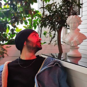 Mehmet Korhan Fırat Instagram - pardon ufoyu biraz kısabilir misiniz?