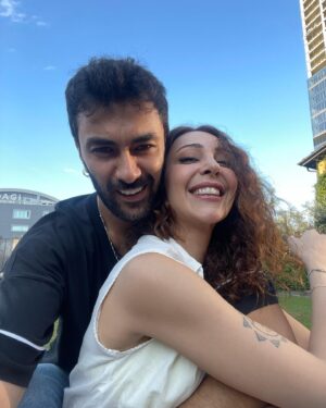 Mehmet Korhan Fırat Instagram - beraber yürüyoruz hep💛💙