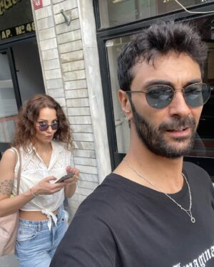Mehmet Korhan Fırat Instagram - beraber yürüyoruz hep💛💙