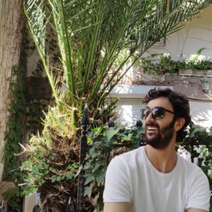 Mehmet Korhan Fırat Instagram - -bak deminden şimdiye geldim.
