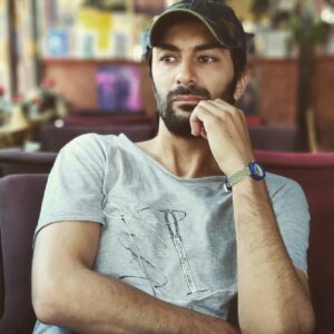 Mehmet Korhan Fırat Instagram - saatim ve ben ciddiyiz!