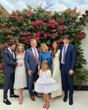 Mehmet Oz Instagram - I hope everyone is having a joyous Easter!🐣 Zoe, Alex, Oliver, and Katie joined us to celebrate. Gigi loves that Zoe is giving her a cousin and stole the show with a polite curtsy. The weekend was filled with Easter Eggs, bunnies, and lots of smiles. Hope yours was, as well!🐰