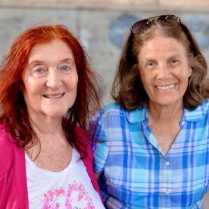 Mehmet Oz Instagram - Happy Mother’s Day!💐 I am blessed by having a wonderful mother AND mother in law, Emily Jane Lemole. Lisa has always been an exceptional example to our 3 daughters, particularly Daphne and her 4 kids! We are praying for Zoe to uneventfully join the mother’s club later this month.💗