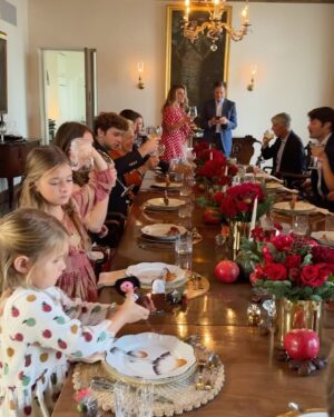 Mehmet Oz Instagram - Happy Thanksgiving from our family to yours! Grateful for our loved ones, good health, this beautiful country, and friends old and new with whom to break bread and count our blessings. Thank YOU for being here to share the journey with us. We hope you enjoyed the best bites surrounded by the ones you love most!