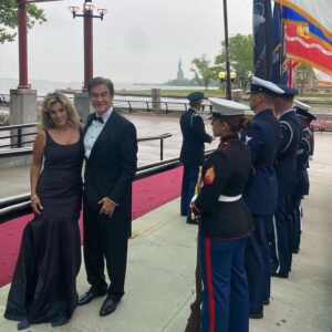 Mehmet Oz Instagram - We just celebrated this year’s Ellis Island Medals of Honor awardees, including @lisaoz & @whoopigoldberg. @eihonors the importance of immigration to America’s prosperity and celebrates the contributions immigrants and their progeny have made to our nation. Congrats to this year’s class of honorees! #EIMOH