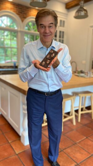 Mehmet Oz Instagram - What do you reach for when you want a snack? Chocolate is a healthy choice for a variety of reasons, and @iherb has lots of delicious options!🍫