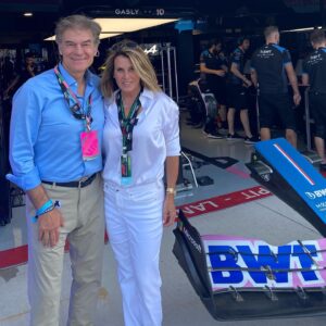 Mehmet Oz Instagram - Enjoying the weekend at the Formula 1 race in Miami with the Alpine racing team. Motorsport athletes, from pit crew to drivers, face unique challenges by working in such a stressful environment. Read more about the physiology of auto racing at the link in my stories.