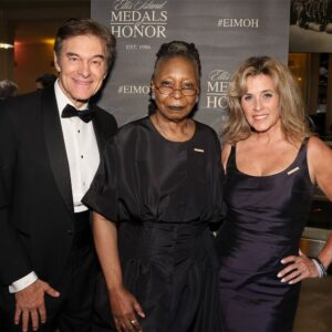 Mehmet Oz Instagram - We just celebrated this year’s Ellis Island Medals of Honor awardees, including @lisaoz & @whoopigoldberg. @eihonors the importance of immigration to America’s prosperity and celebrates the contributions immigrants and their progeny have made to our nation. Congrats to this year’s class of honorees! #EIMOH