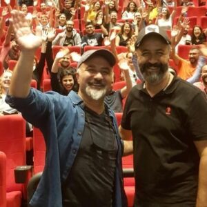 Mehmet Özgür Instagram - Olay yerine intikal edildi, asayiş berkemal😍 @mcengizbozkurt #cinayetsüsü #komedi #film #gülmekistiyorsanizle
