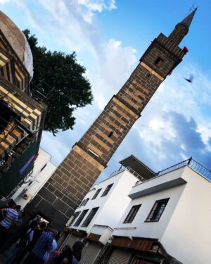 Mehmet Özgür Instagram - İtalya olsa beğenirsiniz değil... #diyarbakır #tarih #history #of #turkey #4ayaklıminare #ulucami #antalya #city #theatre