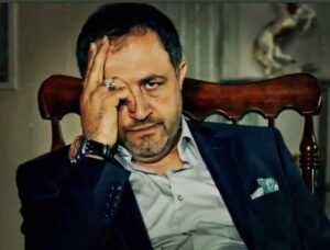 Mehmet Özgür Instagram - Bazı anlar vardır...
Kim sin sen...
tbt bir @aligulero fotosu🙏#actor #mhmtozgur #mehmetozgur #suskunlar #tv #series #turkey #bad #man #takoz #irfan #tims #showtv #oneuponatime