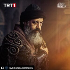 Mehmet Özgür Instagram - #Repost @uyanisbuyukselcuklu with @make_repost
・・・
Devletin başında türlü türlü gaileler varken, ulu bir çınar misali Sultan Melikşah’ın yanında duran Nizamülmülk...
#UyanışBüyükSelçuklu yarın akşam @trt1’de!✨ @mhmtozgur #turkish #tv #series #actor #and #actress #character #film #movie