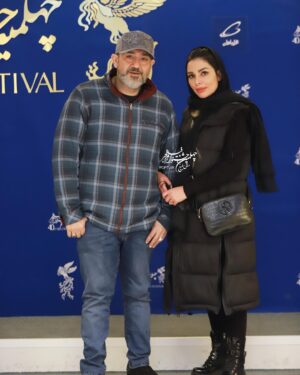 Mehran Ghafourian Instagram - دیشب جشنواره فجر خانواده قشنگم همگی به همراه دوست قدیمی و درجه یکم نغمه نظری دور هم بودیم ♥️🧿
عکس از
@saghibaligh 
#چهلمین_جشنواره_فیلم_فجر 
#مهران_غفوریان 
#هانا_غفوریان 
#آرزو_غفوریان