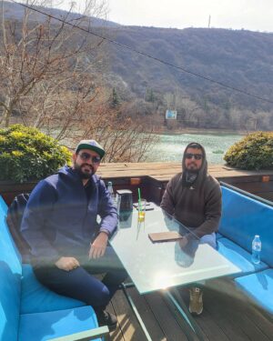 Mehrdad Sedighian Instagram - از میان این همه زیبایی‌های جهان، بهترین را برای خود برگزید: سفر ، سینما و فوتبال

سه‌گانه‌ای که وجه مشترکشان فقط یک چیز بود: رویا.
تمام زندگی را زیست و به ما آموخت چگونه می‌توان از لحظات این بیتوته کوتاه، در فاصله از گناه و دوزخ، لذت ساخت 

 #حمیدرضا_صدر