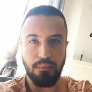 Mehrdad Sedighian Instagram - موهام میرفت تو چشمم… کوتاهش کردم بفهمه رییس کیه
