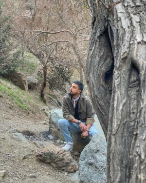 Mehrdad Sedighian Instagram - اگه تو سال جديد مهربون باشيم، بخشنده باشيم، فعال باشيم، دريادل باشيم، حق‌خواه باشیم، بلندنظر باشیم، #مبارکه 

سال نو مبارک 💚