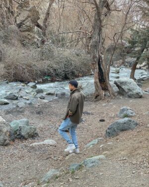 Mehrdad Sedighian Instagram - اگه تو سال جديد مهربون باشيم، بخشنده باشيم، فعال باشيم، دريادل باشيم، حق‌خواه باشیم، بلندنظر باشیم، #مبارکه 

سال نو مبارک 💚