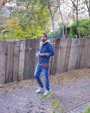 Mehrdad Sedighian Instagram - همه ی ما
فقط حسرت بی پایان یک اتفاق ساده ایم
که جهان را، بی جهت، یک جور عجیبی
جدی گرفته ایم..

سید علی صالحی