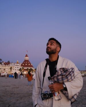 Mehreen Karim Instagram - he points out every ephemeral color in the sky to me like it’s his job. happy birthday sunset boy 🧡