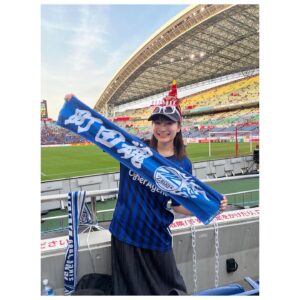 Mei Fukuda Instagram - FC町田ゼルビア！
黒田監督バースデー勝利🎂✨
チームも監督もおめでとうございます🎊

アウェイゴール裏の全力応援
最高に楽しかったーーー！！⚽️🔥✨
#zelvia