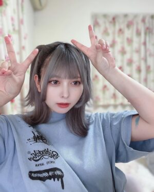 Mei Hashima Instagram - あなたの好きなハーフツイン。

 #ハイトーン #シルバー #ヘアカラー #ヘアスタイル #ヘアセット #ブルー #ラベンダー  #色落ち #美容院 #ハーフツイン #自撮り #idol #カラコン #グレー
