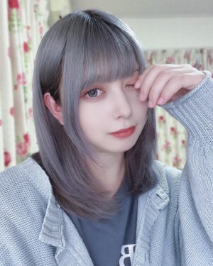 Mei Hashima Instagram - 色落ちこんな感じ。🩶🩶🩶

 #ヘアカラー #ヘアスタイル #ブルーブラック  #ブルーラベンダー #ブルー #ラベンダー #カラコン #idol #ミディアム #グレー #グレージュ