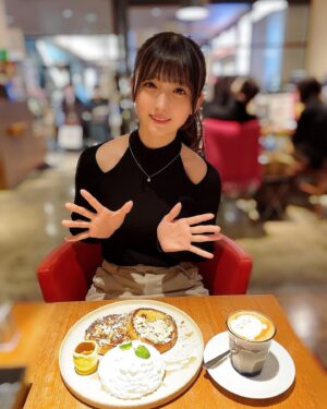 Mei Okada Instagram - .
.
久しぶりの日常ショット …💐

いつしかのcafe time 写真です …𖧷
by 姉

ラテアートがかわいくて2人で
にこにこしてしまいました、、🧸💐

( 3枚目の ゆるさ …🦦)
(お姉ちゃんのはうさぎでした🐇)
