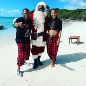 Mekhi Phifer Instagram - Merry Xmas from our family to yours!! Keep those blessings coming my people! You give love, you get love. Much love to all!! @drdre @innyclemons @itsmomcrae @scottyeye @fredwreck @eularee @_tyleryoung_  @truiceyoung @trulyoung