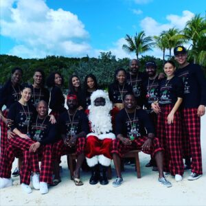 Mekhi Phifer Instagram - Merry Xmas from our family to yours!! Keep those blessings coming my people! You give love, you get love. Much love to all!! @drdre @innyclemons @itsmomcrae @scottyeye @fredwreck @eularee @_tyleryoung_  @truiceyoung @trulyoung