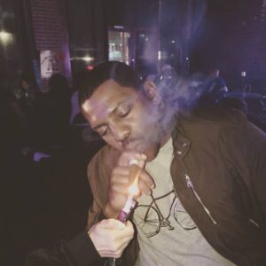 Mekhi Phifer Instagram - Sometimes it's good to get your expensive cigar on after putting a good weeks worth of work in! #atlanta #tbbs @woody_thegreat @noblewood @alyssanena @asiahepperson @gabrielle_dennis @kieladrianscott @jessecollinsent #Thebobbybrownstory