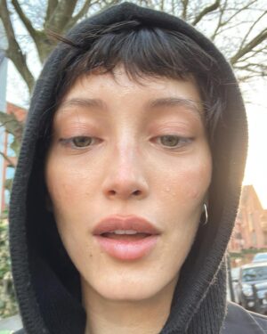 Melanie Jarnson Instagram - ellow lonDon Melly Melly wrap wrap