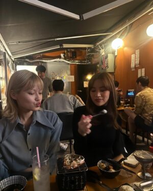 Melanie Jarnson Instagram - am I violently missing Seoul? 

Yeaarp