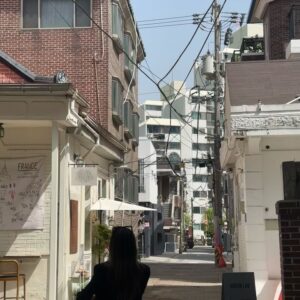 Melanie Jarnson Instagram - am I violently missing Seoul? 

Yeaarp