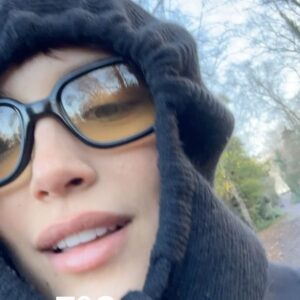 Melanie Jarnson Instagram - ellow lonDon Melly Melly wrap wrap