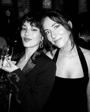 Melanie Jarnson Instagram - i hooted and i hollered

Wearing @rabanne 

Thank you @agence_supreme and @peteplayford you are super duper