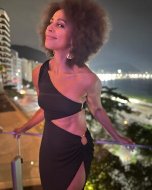 Melanie Nyema Instagram - I have celebrated a lot of birthdays. Never has one come with more certainty that I am an absolutely better human in this moment, than I was a year ago, today. That sh*t was hard earned. Thank you to each of you who had a hand in my getting here. I am forever grateful 🫶🏽 📸 @jestina.odell