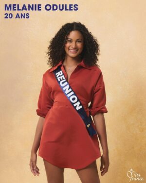 Mélanie Odules Instagram - La photo officielle de notre Miss Réunion 2023 pour Miss France 2024!

Soutenez @melanieodulesoff et allez l’encourager sur les comptes officiels de @missfranceoff et @tf1 !
La Réunion soutient sa Miss 🇷🇪 🇫🇷