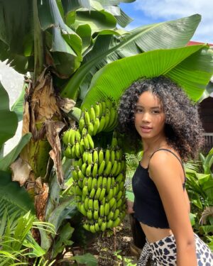 Mélanie Odules Instagram - Bon fêt Kaf mon nasyon ! ✊🏾
Nou va craz un maloya ensemb 🇷🇪