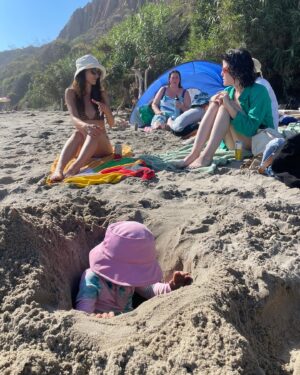 Melanie Papalia Instagram - Summer Lovin🌈✌🏼☀️