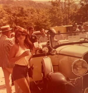 Melanie Papalia Instagram - Today will always be your day~I miss you every minute of everyday~Happy Birthday Mom. Love you beyond❤️🎈