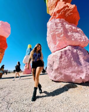 Melanie Posner Instagram - Alexa, cue Rock Your Body. 😌🌈🪨
